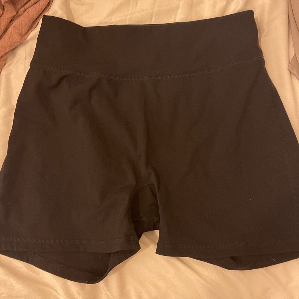 Buff bunny large legacy shorts